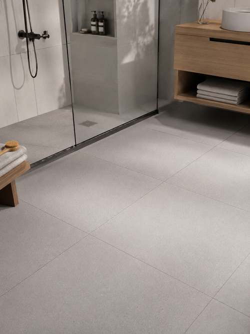 JBN Ceramics lança revolucionárias telhas antiderrapantes P4/R11: a mistura perfeita de toque suave e segurança