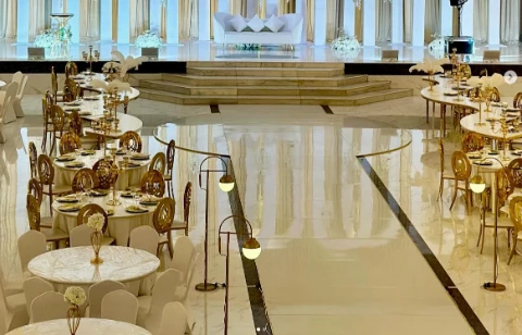 Caso de engenharia JBN Tiles: Oman Wedding Hall